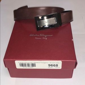 Salvatore Ferragamo Belt size32 in Black/Burgundy